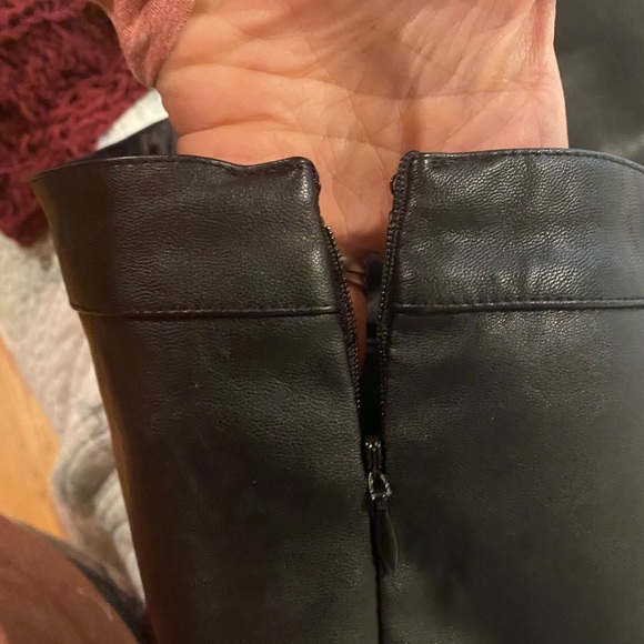 VS shiny short shorts. - Picture 3 of 5